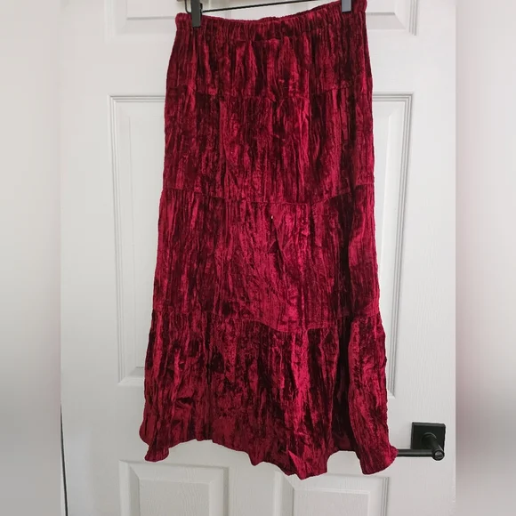 Whimsigoth Red Velvet Tiered Skirt - Picture 3 of 3